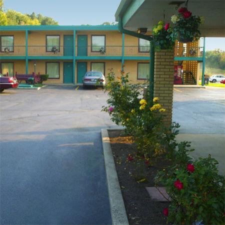 Village Inn Motel - Berrien Springs Exterior foto
